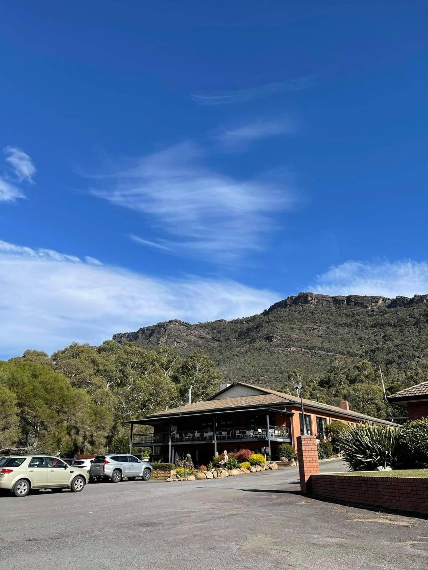 Golden Chain Country Plaza Motel Halls Gap Exterior photo