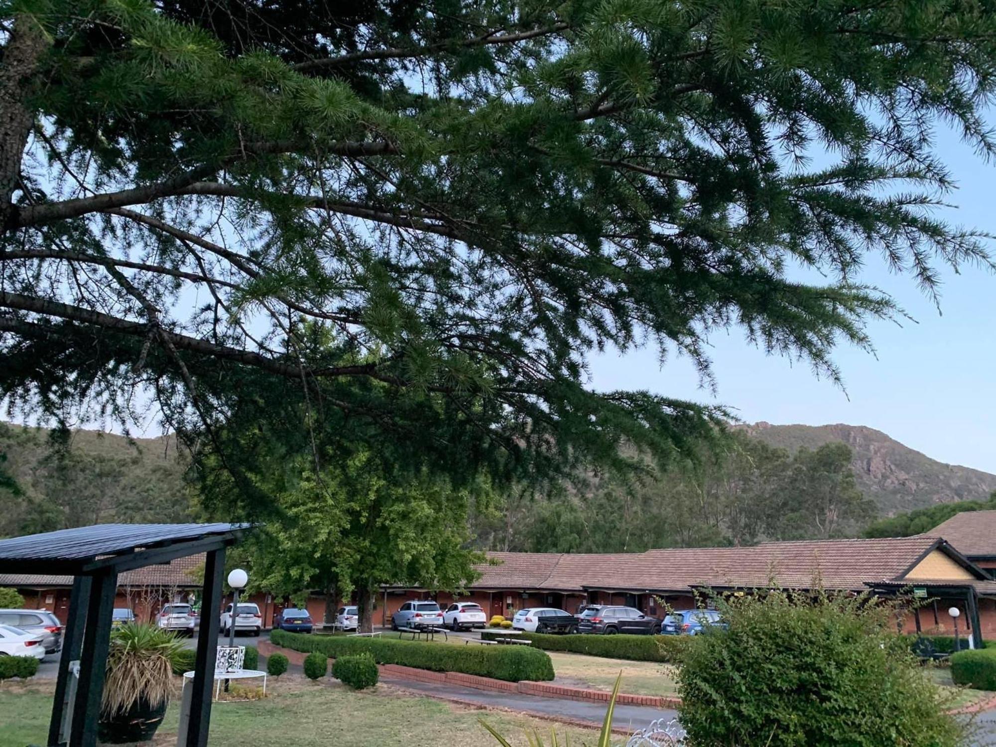 Golden Chain Country Plaza Motel Halls Gap Exterior photo