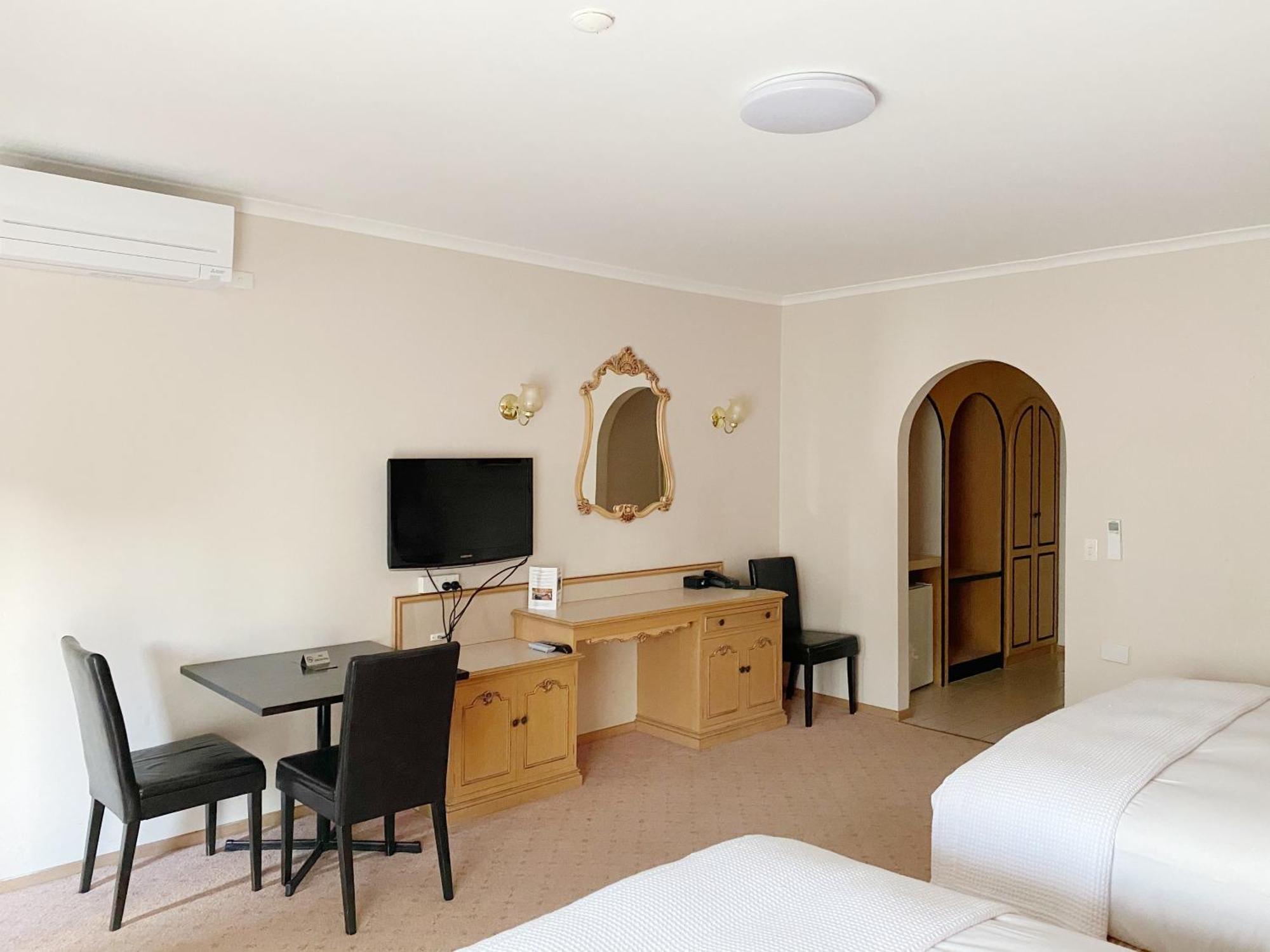 Golden Chain Country Plaza Motel Halls Gap Exterior photo