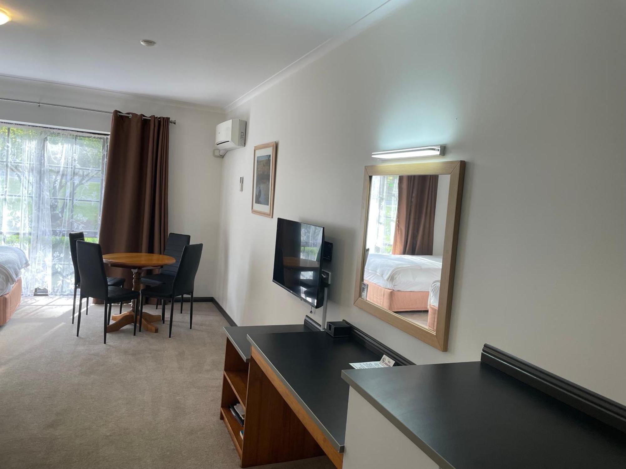 Golden Chain Country Plaza Motel Halls Gap Exterior photo