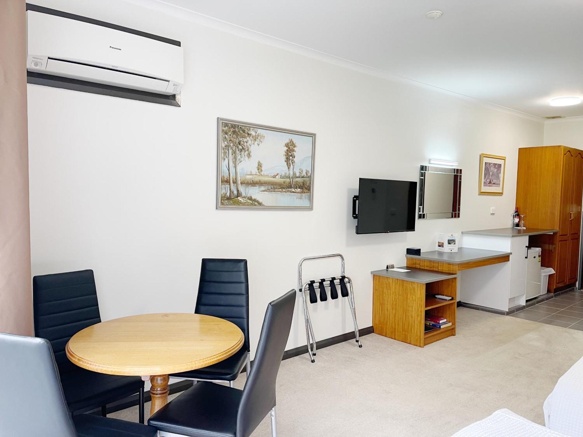 Golden Chain Country Plaza Motel Halls Gap Exterior photo