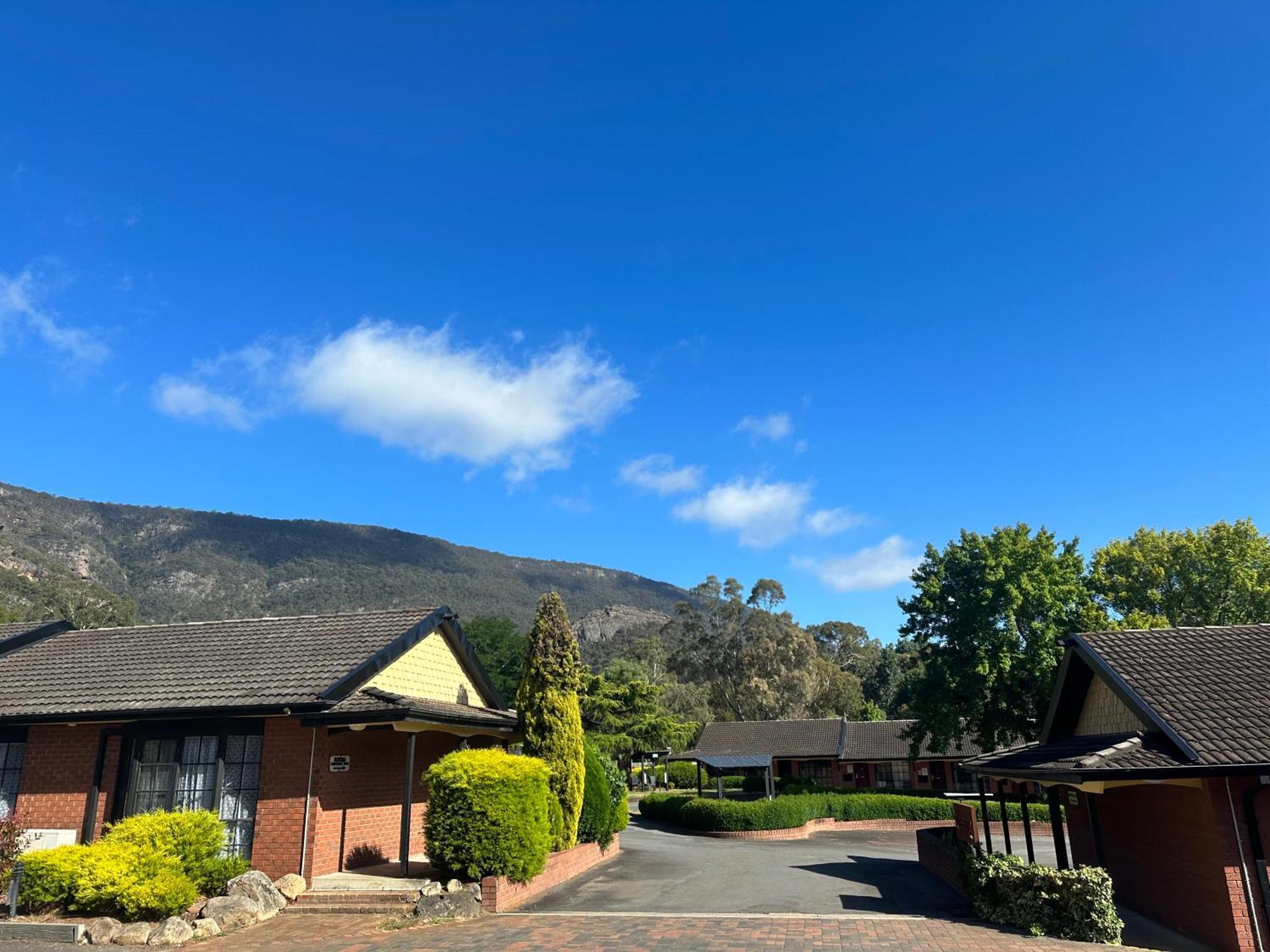 Golden Chain Country Plaza Motel Halls Gap Exterior photo