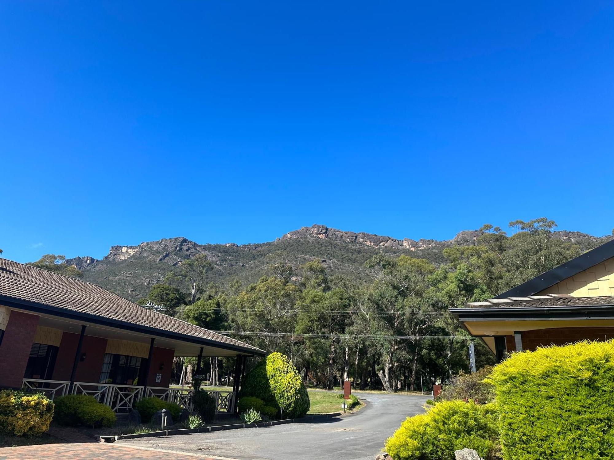 Golden Chain Country Plaza Motel Halls Gap Exterior photo