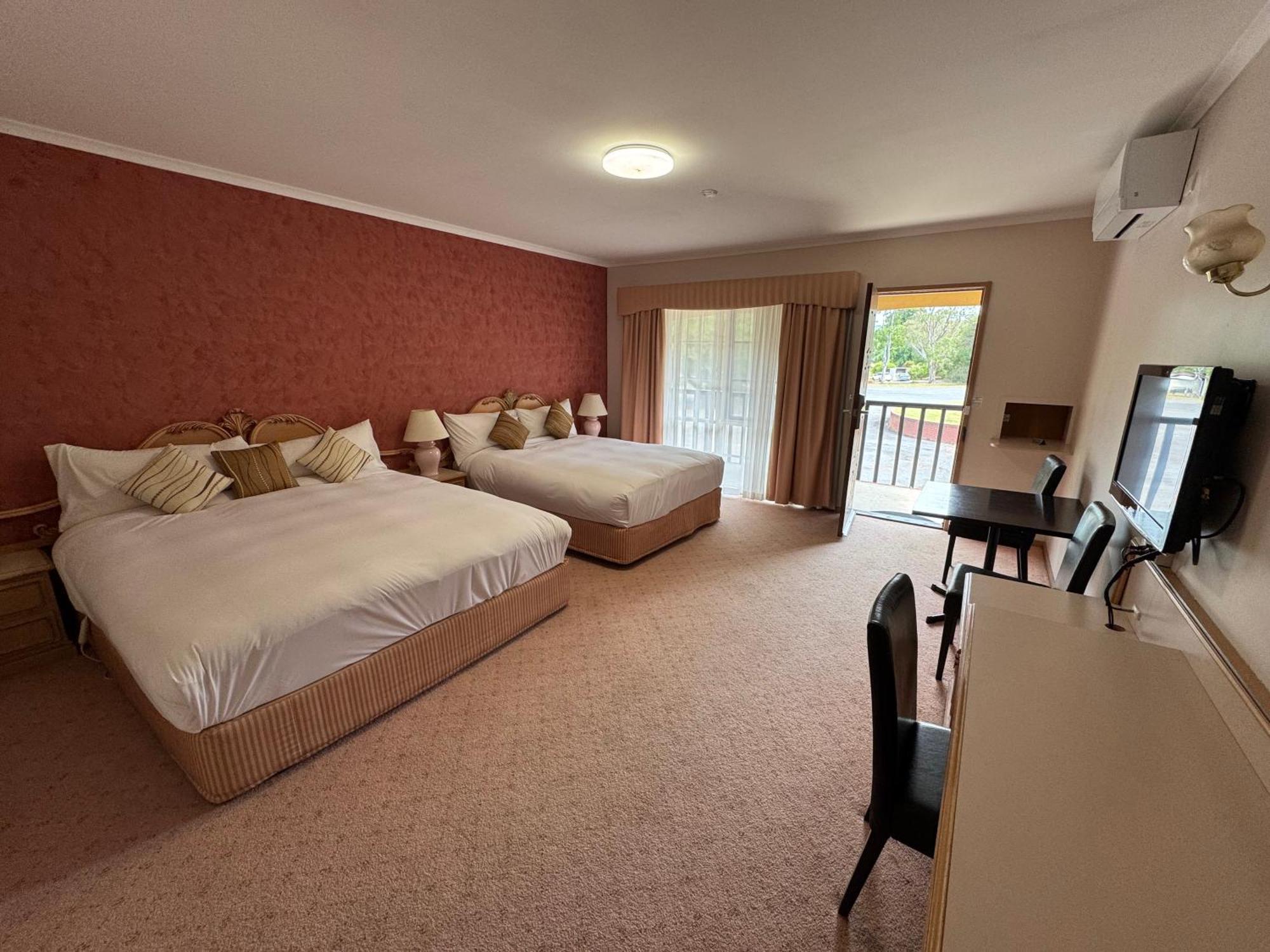 Golden Chain Country Plaza Motel Halls Gap Exterior photo
